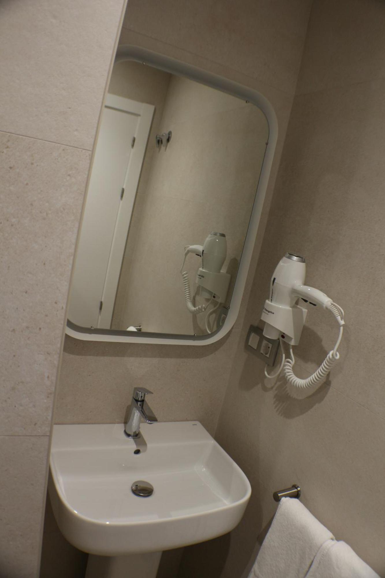 Apartamentos Picos De Europa Сантандер Екстериор снимка