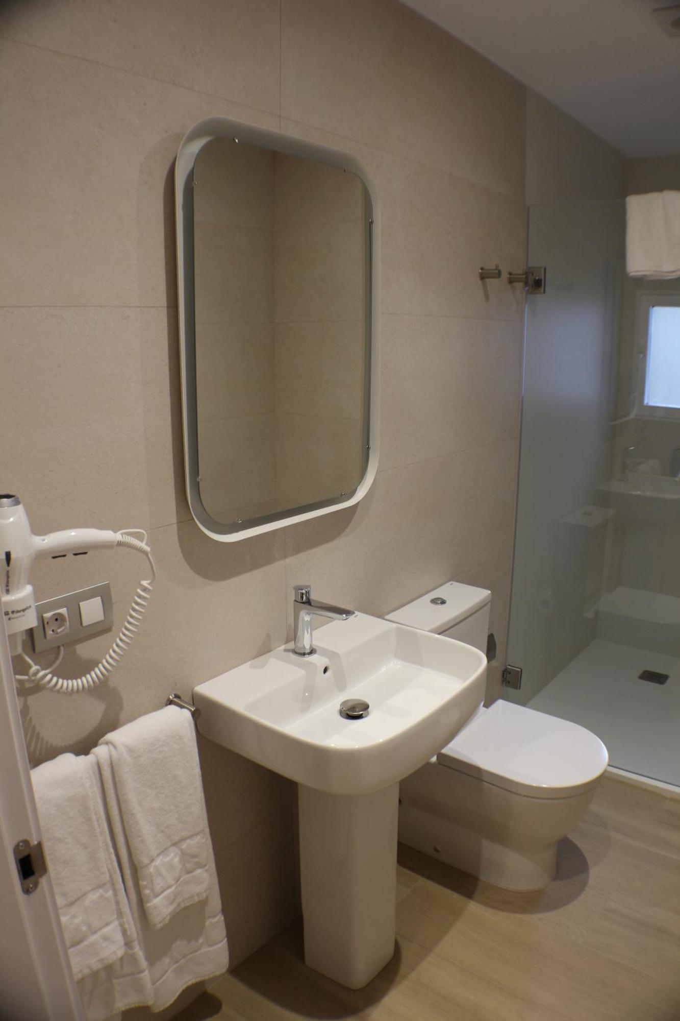 Apartamentos Picos De Europa Сантандер Екстериор снимка